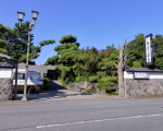 割烹旅館 新花の茶家に割引で泊まれる。 割烹旅館 新花の茶家に割引で泊まれる。